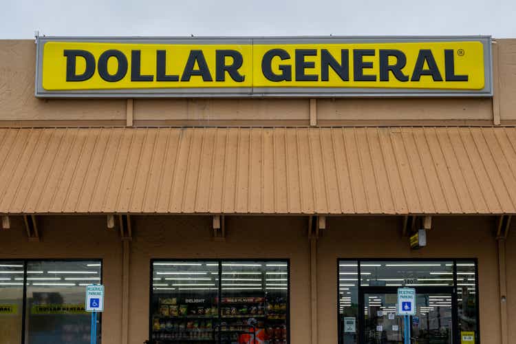 Dollar General Misses Analysts