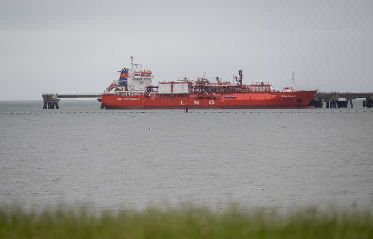 Germany Builds Terminal For Floating LNG Station