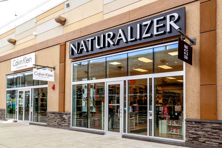 Обувной магазин Naturalizer в Outlet Collection в Ниагаре, Онтарио, Канада,