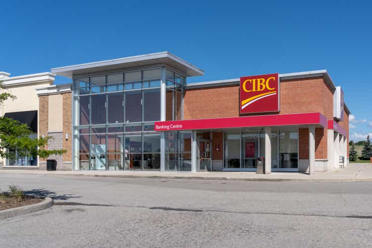 Филиал банка CIBC в торговом центре Meadowvale в Миссиссоге, Онтарио, Канада.