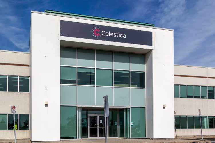 Вход Celestica Inc. в Миссиссоге, Онтарио, Канада.