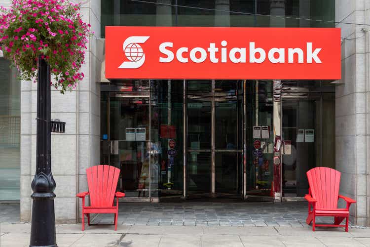 Банк Scotiabank в центре города Оттава, Канада
