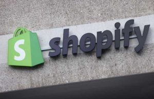 Shopify (SHOP) демонстрируют значительный рост, но премиальная оценка вызывает опасения