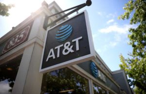 AT&T (T): обзор деятельности компании и её акций
