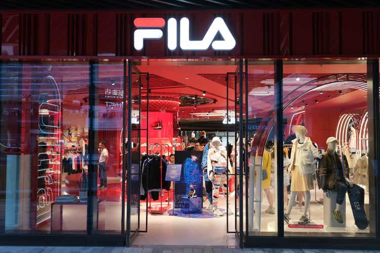 Фасад магазина одежды Fila Sportswear