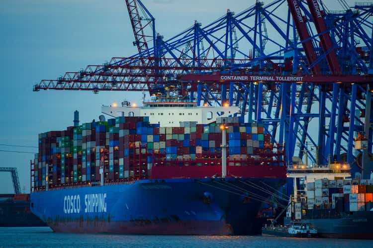 Cosco получит 24,9% в комплексе по перевалке контейнеров в Гамбурге