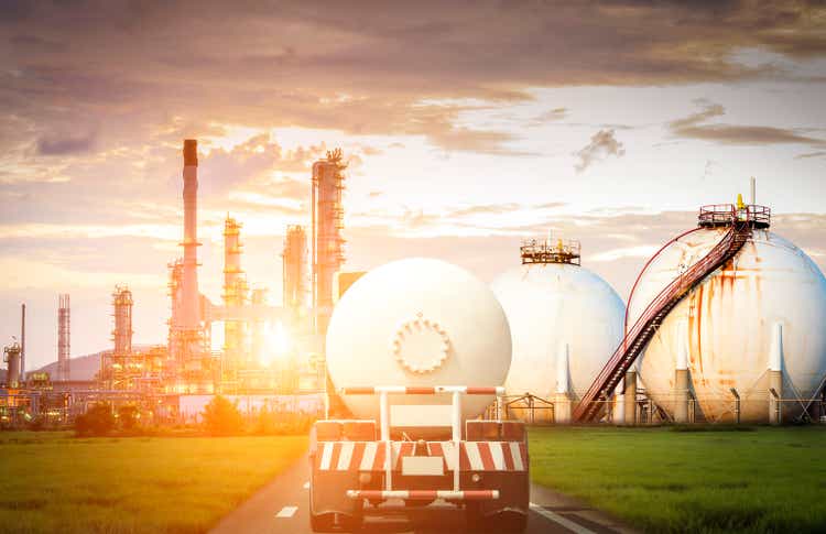 Транспортировка нефти и газа автомобильным транспортом