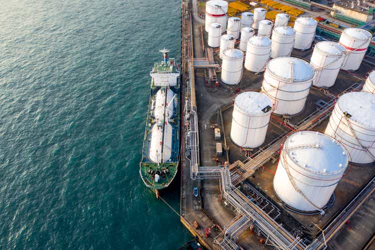 Резервуар для хранения нефти в порту Цин И, Гонконг