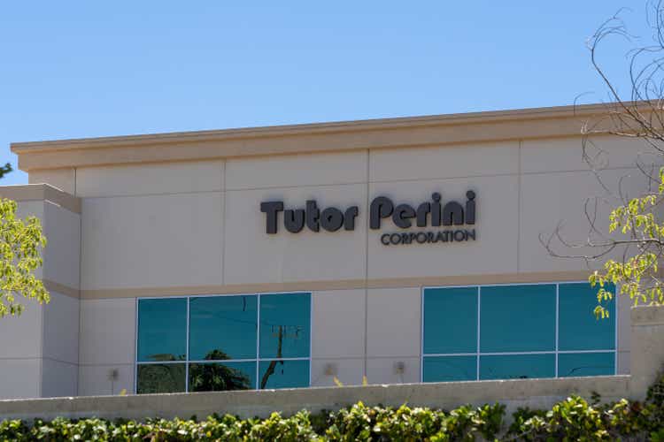 Офис Tutor Perini Corporation в Лос-Анджелесе, Калифорния, США.
