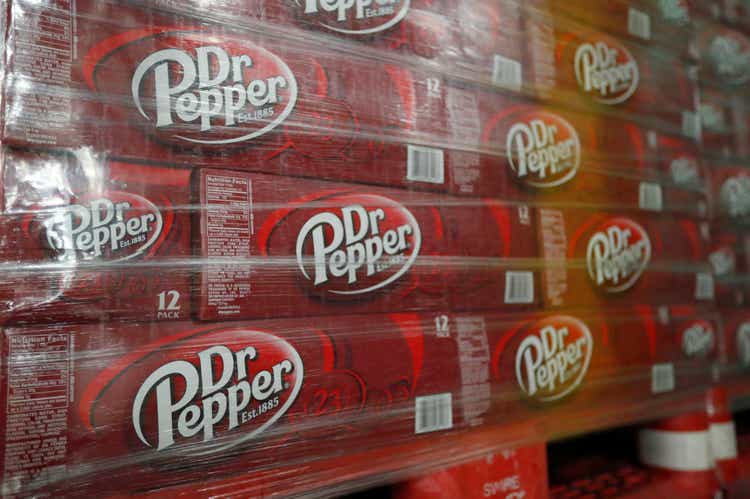 Coca-Cola прогнозирует падение прибыли в этом году