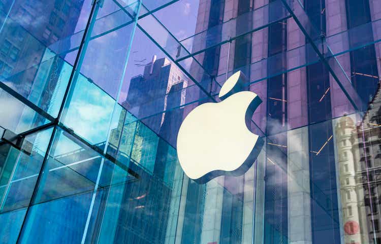 Apple Store на 5-й авеню в Манхэттене, Нью-Йорк